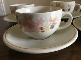 Hedge Rose coffee/tea cups and saucers x 6