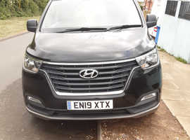 Hyundai i800, 2019 (19) Black MPV, Manual Diesel, 90000 miles