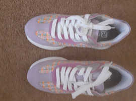 Reiker Ladies sneaker siz 4