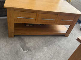 Coffee table solid oak