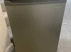 Sharp fridge with freezer compartment