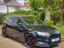 2016 66 REG Ford Focus 2.0 TDCi ST-2 Manual Hatchback s/s 5dr 185 BHP - ST BLACK STYLE PACK - ULEZ COMPLIANT