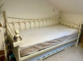 Cream Day Bed with Trundle