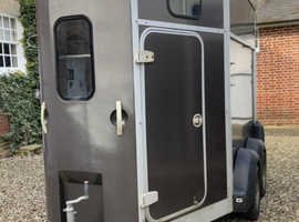 Ifor Williams 2x horse trailer HB506