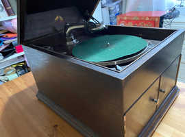 Antique gramophone his maters voice in working order