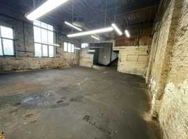 Garage with Office and Storage space for Rent in Byfleet.