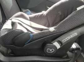 Maxi Cosi pebble baby Car seat & Fix i Base