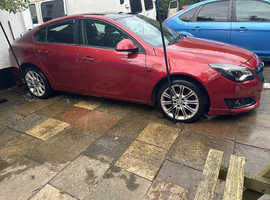 Vauxhall Insignia, 2009 (09) red hatchback, Manual Diesel, 184126 miles