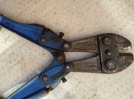 Bolt cutters