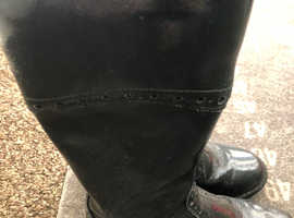 Clarks Chelsea boots style
