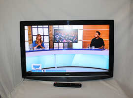 Bush 32 inch TV with Built-in Freeview