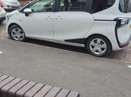 Toyota SIENTA HYBRID AUTO, 2024 (74) White MPV, Manual Petrol Hybrid, 36,700 miles