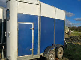 Ifor Williams HB401 Single Horse Trailer