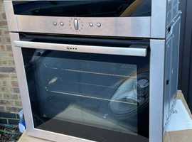 FREE : Neff B15P52N3GB Single Electric Oven with Pyrolytic Self Cleaning - very good condition in Bracknell