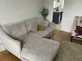 Second hand settees for deals sale near me