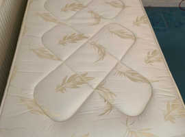 Single divan with storage