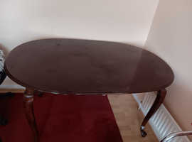 OVAL OAK DINNING TABLE  +2 chairs