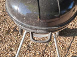 Standard Round Metal BBQ On Wheels