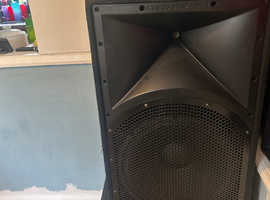 Cerwin vega 15" loud speakers