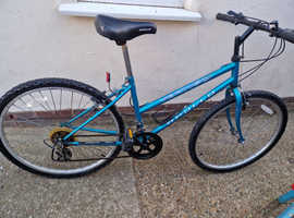 Woman's Apollo vertigo 10 speed mountain bike
