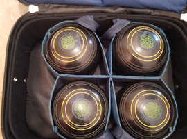 Bowling bowls