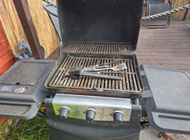 Gas barbecue  and bottles