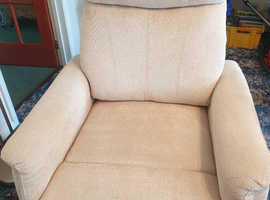 Riser recliner armchair