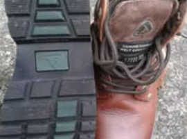 Boots size 6