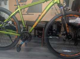 Mountain bike, brand new, 1 month old.