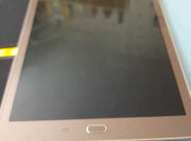 Samsung 10 inch Tablet in mint condition with zipped case