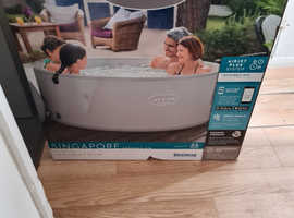 Lay-Z-Spa Singapore airjet hot tub NEW IN BOX
