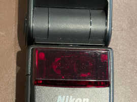 Nikon SB-600 Flash and protective case