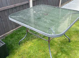 Free garden table