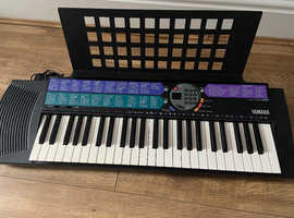 Yamaha PSR73 Electric Keyboard
