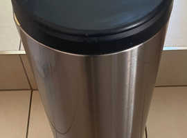 Brabantia Kitchen bin 30L stainless steel bottom & Black hard plastic top