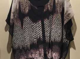 (640) Wallis black blouse, size medium