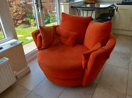 Circular cuddle chairs large