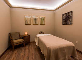 Premium Full body Massages | RH10, Free parking avaliable