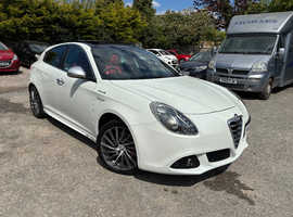 Alfa Romeo Giulietta, 2013 (63) White Hatchback, Manual Diesel, 104,618 miles