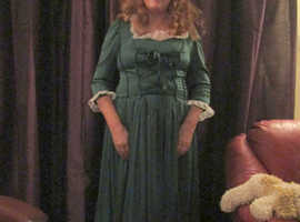 Demelza look-alike! Dress up with this beautiful costume.
