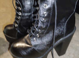 2 pair boots