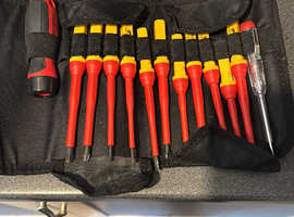 Dewalt Xr impact and drill set 2x 5ahm with charger