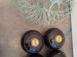 Bowling bowls