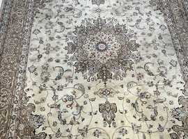 Elegant 2 x 3m Beige & Cream Persian Wool Rug