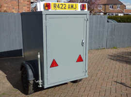 BOX TRAILER REAR DOOR LOCKABLE READY TO GO !!