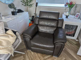 Brown leather used 3 +1+1