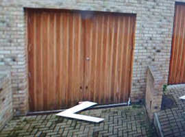 Secure garage with secure lock entrance, electricity and water to let in south London