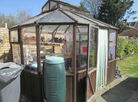 wooden ggreen house
