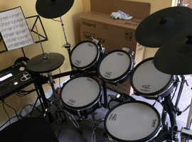 ROLAND TD30KSE Kustom KDA200 Electronic Drum Amplifier 200 Watt