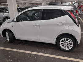 Toyota Aygo, 2015 (65) White Hatchback, Manual Petrol, 65,000 miles